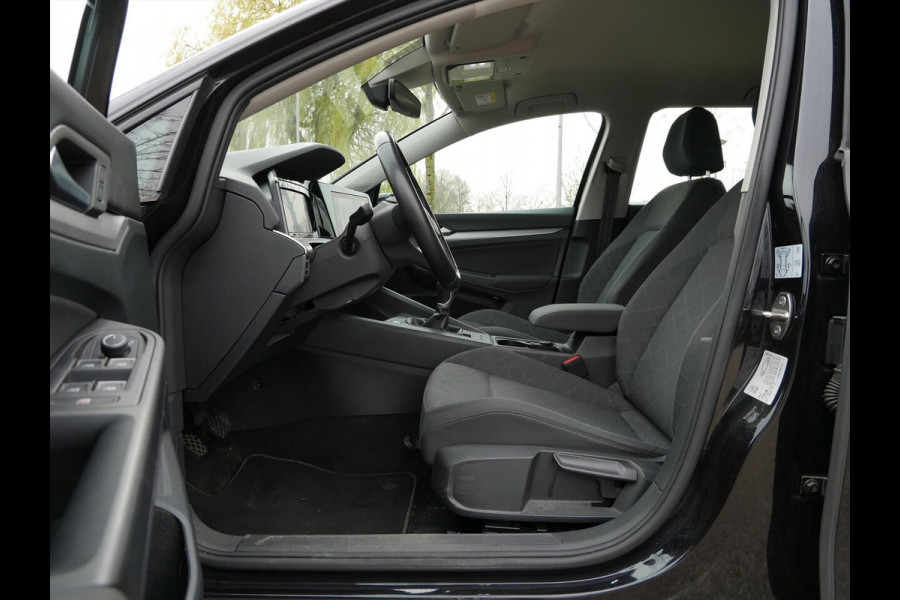 Volkswagen Golf Variant 1.0 TSI Life | Camera | Virtual | Carplay |