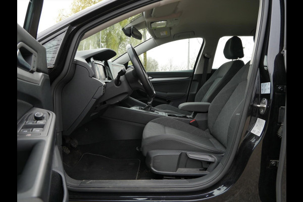 Volkswagen Golf Variant 1.0 TSI Life | Camera | Virtual | Carplay |