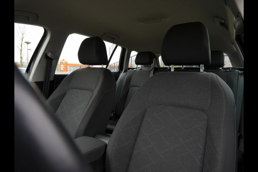Volkswagen Golf Variant 1.0 TSI Life | Camera | Virtual | Carplay |