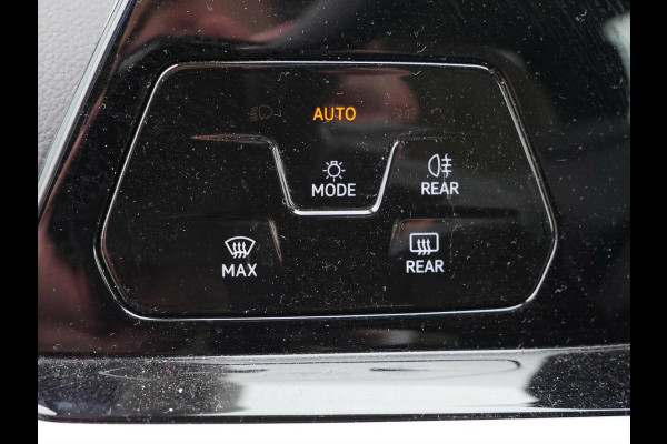 Volkswagen Golf Variant 1.0 TSI Life | Camera | Virtual | Carplay |