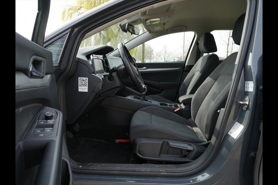 Volkswagen Golf 1.0 TSI Life | Camera | Carplay | Dolphin Grey |