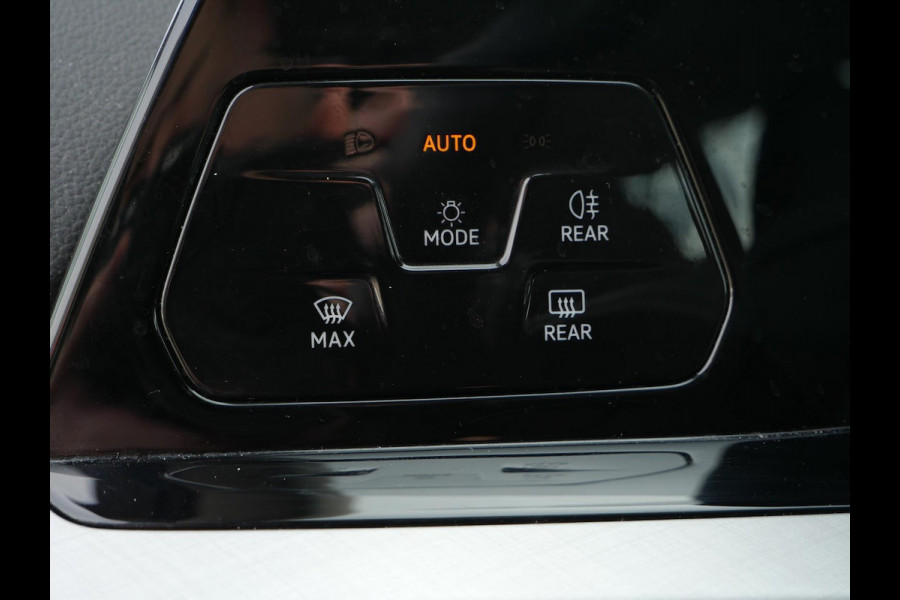 Volkswagen Golf 1.0 TSI Life | Camera | Carplay | Dolphin Grey |