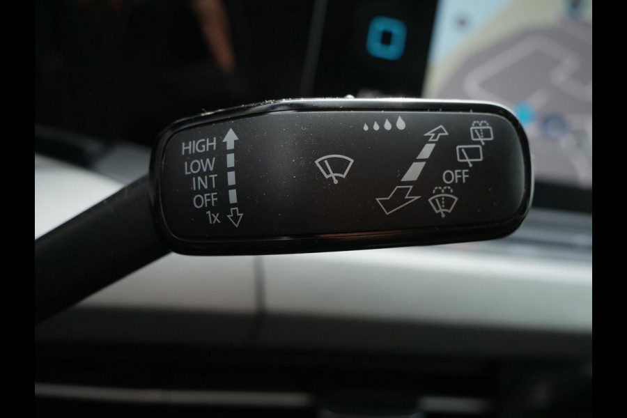 Volkswagen Golf 1.0 TSI Life | Camera | Carplay | Dolphin Grey |