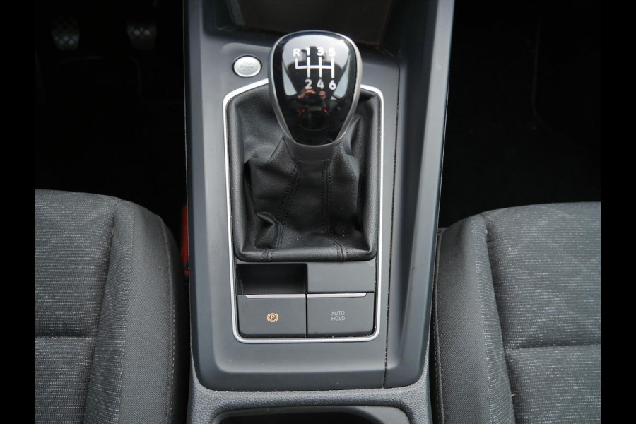 Volkswagen Golf 1.0 TSI Life | Camera | Carplay | Dolphin Grey |