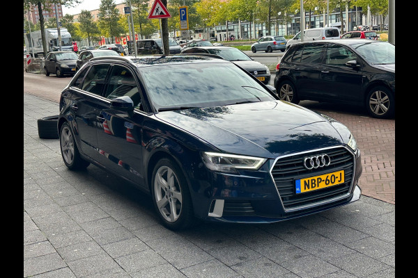 Audi A3 Sportback 35 TFSI CoD Design Automaat Navi Carplay