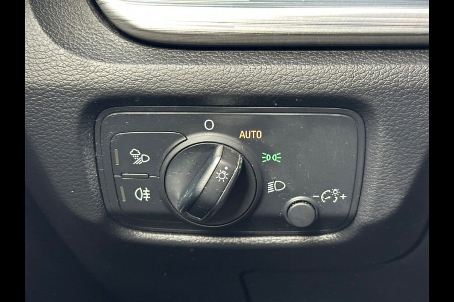 Audi A3 Sportback 35 TFSI CoD Design Automaat Navi Carplay