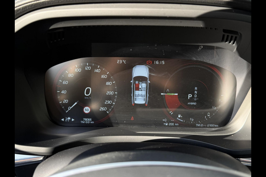 Volvo XC60 2.0 Recharge T6 AWD Inscription 19"/Panoramadak/Trekhaak/Leder + memory/Adaptieve cruise/Stoel + stuurverwarming/360 camera/Keyless/Dodehoek/Apple Carplay & Android Auto