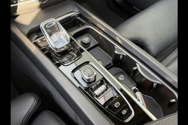 Volvo XC60 2.0 Recharge T6 AWD Inscription 19"/Panoramadak/Trekhaak/Leder + memory/Adaptieve cruise/Stoel + stuurverwarming/360 camera/Keyless/Dodehoek/Apple Carplay & Android Auto