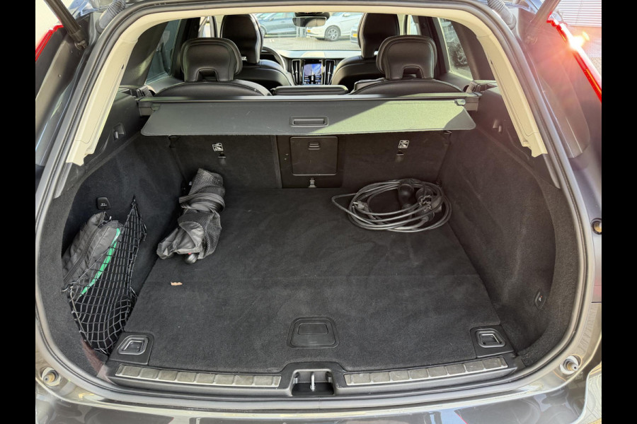 Volvo XC60 2.0 Recharge T6 AWD Inscription 19"/Panoramadak/Trekhaak/Leder + memory/Adaptieve cruise/Stoel + stuurverwarming/360 camera/Keyless/Dodehoek/Apple Carplay & Android Auto