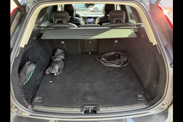 Volvo XC60 2.0 Recharge T6 AWD Inscription 19"/Panoramadak/Trekhaak/Leder + memory/Adaptieve cruise/Stoel + stuurverwarming/360 camera/Keyless/Dodehoek/Apple Carplay & Android Auto