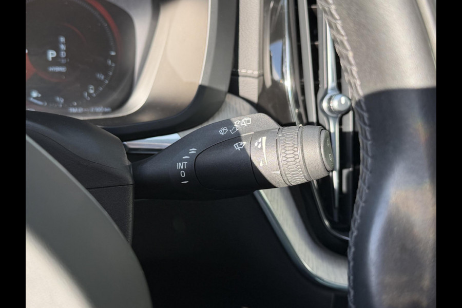 Volvo XC60 2.0 Recharge T6 AWD Inscription 19"/Panoramadak/Trekhaak/Leder + memory/Adaptieve cruise/Stoel + stuurverwarming/360 camera/Keyless/Dodehoek/Apple Carplay & Android Auto