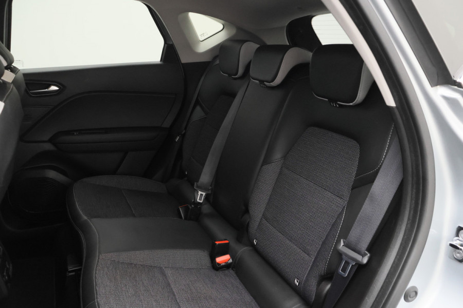 Renault Captur 1.6 E-Tech Plug-in Hybrid 160 Intens Virtual Cockpit, Cruise, Camera, Apple Carplay, Rijstrooksensor, Trekhaak, DAB, 18''