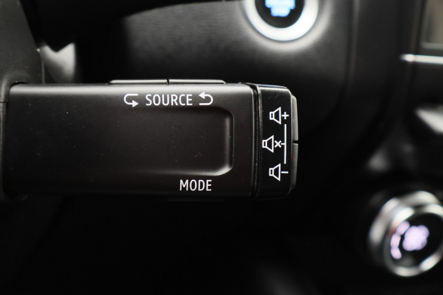 Renault Captur 1.6 E-Tech Plug-in Hybrid 160 Intens Virtual Cockpit, Cruise, Camera, Apple Carplay, Rijstrooksensor, Trekhaak, DAB, 18''