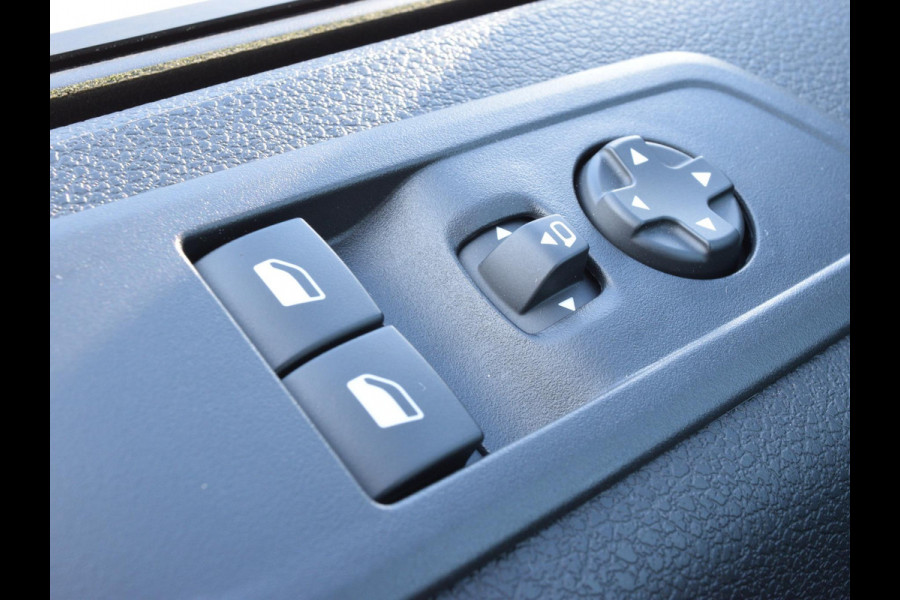 Peugeot e-Expert EV L2 75 kWh Surround NAV pakket | Geïsoleerde comfort scheidingswand met vaste ruit | Reservewiel | 7.9% financial lease mogelijk
