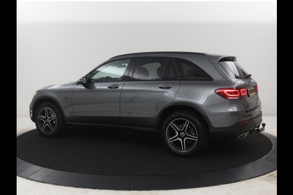 Mercedes-Benz GLC 300e 4MATIC Premium Plus | SOH 94,4% | Half leder | Cruise control | Stoelverwarming | Trekhaak | Camera | Park assist | Carplay | Sfeerverlichting | Climate control