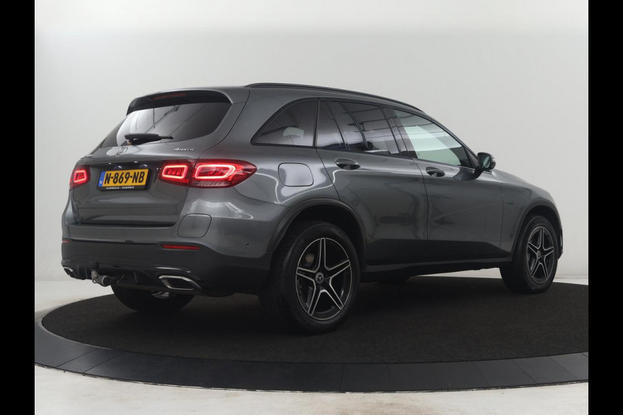 Mercedes-Benz GLC 300e 4MATIC Premium Plus | SOH 94,4% | Half leder | Cruise control | Stoelverwarming | Trekhaak | Camera | Park assist | Carplay | Sfeerverlichting | Climate control