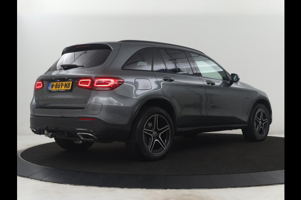 Mercedes-Benz GLC 300e 4MATIC Premium Plus | SOH 94,4% | Half leder | Cruise control | Stoelverwarming | Trekhaak | Camera | Park assist | Carplay | Sfeerverlichting | Climate control