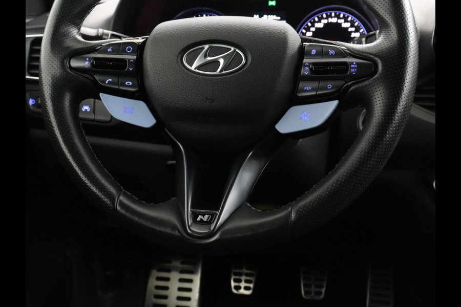 Hyundai i30 2.0 T-GDI N2 Performance | Panoramadak | Memory | Cruise control | Stuur/stoel verwarming | Camera | Park assist | Carplay | Climate control | 19" velgen