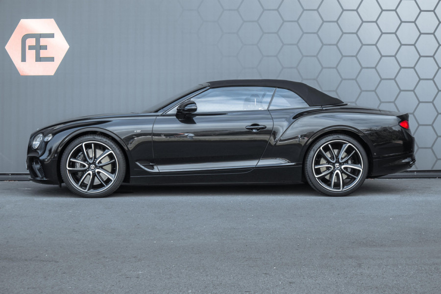 Bentley Continental GTC 4.0 V8 MULLINER | NAIM AUDIO | DIAMOND QUILTING SPEC. | TOURING+CITY SPEC. | ROTATING DISPLAY | CARBON INTERIOR | HEAD-UP | BLAC WINDSCHERM | ZWART DAK | DYNAMIC RIDE | CHROME PINSTRIPE INTERIOR | EMBLEMEN IN HOOFDSTEUNEN | ETC.