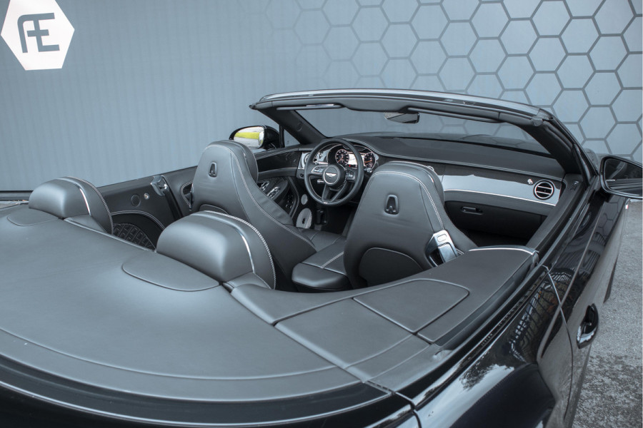 Bentley Continental GTC 4.0 V8 MULLINER | NAIM AUDIO | DIAMOND QUILTING SPEC. | TOURING+CITY SPEC. | ROTATING DISPLAY | CARBON INTERIOR | HEAD-UP | BLAC WINDSCHERM | ZWART DAK | DYNAMIC RIDE | CHROME PINSTRIPE INTERIOR | EMBLEMEN IN HOOFDSTEUNEN | ETC.