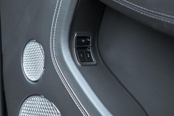 Bentley Continental GTC 4.0 V8 MULLINER | NAIM AUDIO | DIAMOND QUILTING SPEC. | TOURING+CITY SPEC. | ROTATING DISPLAY | CARBON INTERIOR | HEAD-UP | BLAC WINDSCHERM | ZWART DAK | DYNAMIC RIDE | CHROME PINSTRIPE INTERIOR | EMBLEMEN IN HOOFDSTEUNEN | ETC.