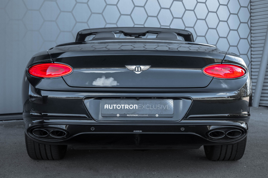 Bentley Continental GTC 4.0 V8 MULLINER | NAIM AUDIO | DIAMOND QUILTING SPEC. | TOURING+CITY SPEC. | ROTATING DISPLAY | CARBON INTERIOR | HEAD-UP | BLAC WINDSCHERM | ZWART DAK | DYNAMIC RIDE | CHROME PINSTRIPE INTERIOR | EMBLEMEN IN HOOFDSTEUNEN | ETC.
