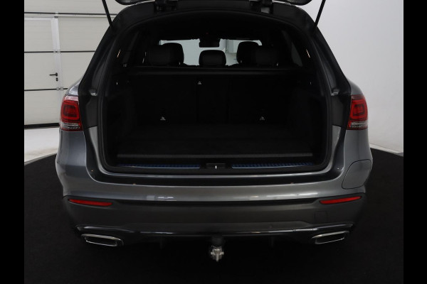 Mercedes-Benz GLC 300e 4MATIC Premium Plus | SOH 94,4% | Half leder | Cruise control | Stoelverwarming | Trekhaak | Camera | Park assist | Carplay | Sfeerverlichting | Climate control