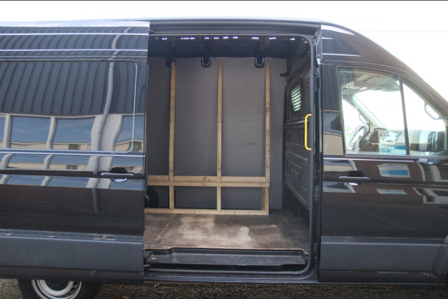Volkswagen Crafter 35 2.0 TDI L3H3 177PK Automaat / Camera / App Connect / 3 zits