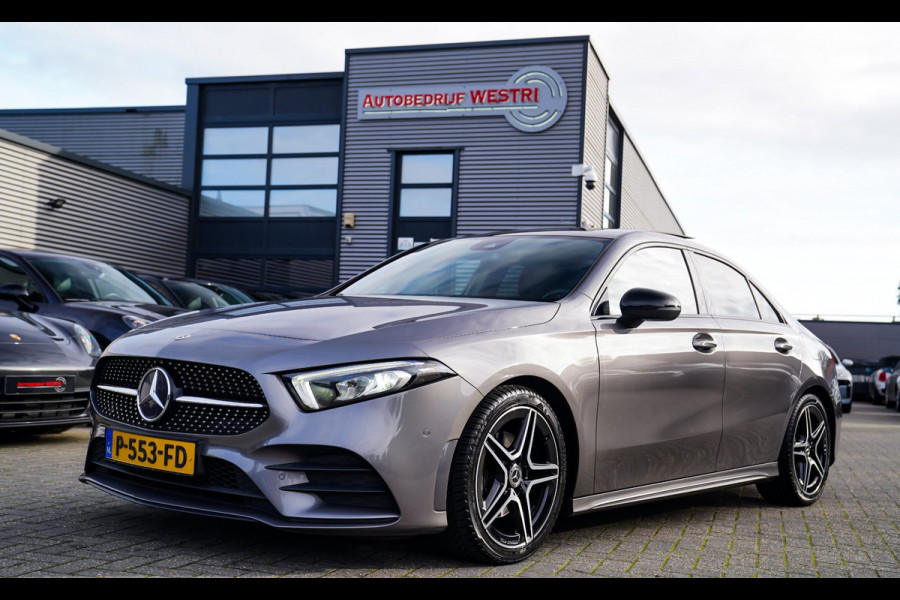 Mercedes-Benz A-Klasse 180 Premium Plus | Stoelverwarming | Panorama dak | Achteruitrijcamera | Digitaal dashboard