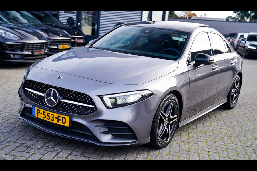 Mercedes-Benz A-Klasse 180 Premium Plus | Stoelverwarming | Panorama dak | Achteruitrijcamera | Digitaal dashboard