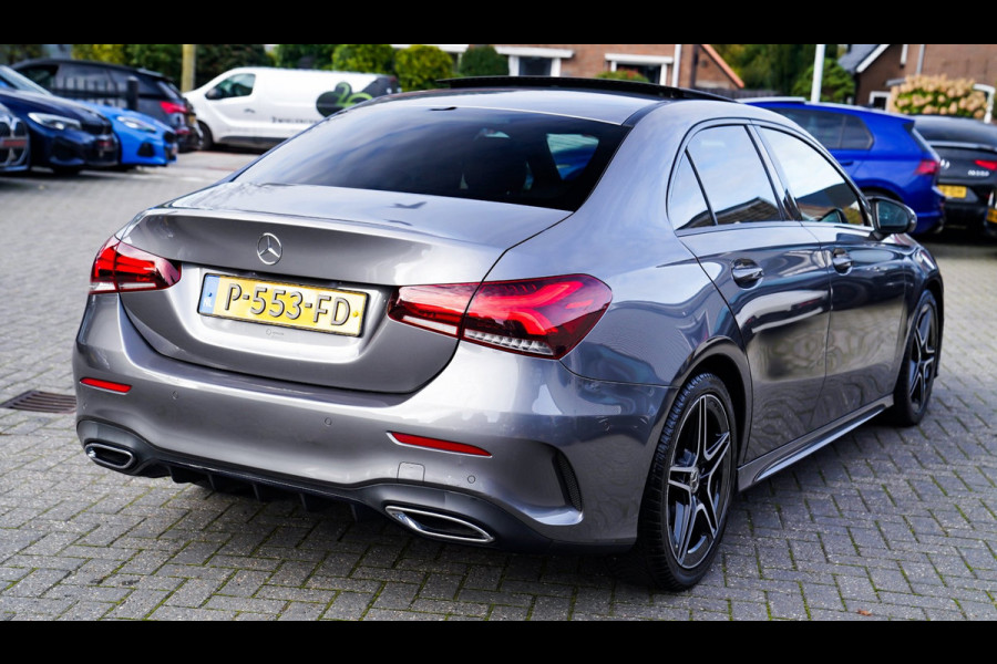 Mercedes-Benz A-Klasse 180 Premium Plus | Stoelverwarming | Panorama dak | Achteruitrijcamera | Digitaal dashboard