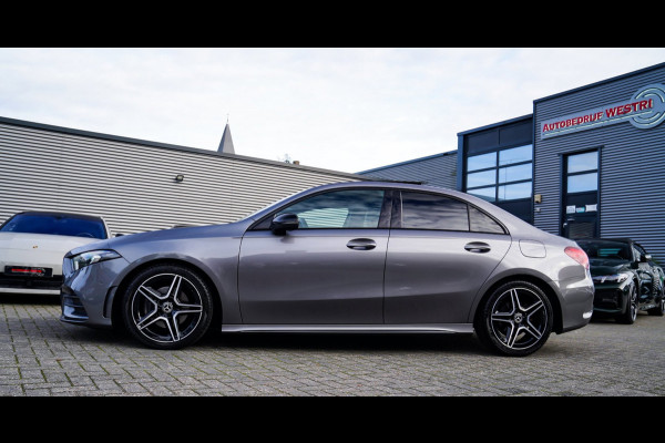 Mercedes-Benz A-Klasse 180 Premium Plus | Stoelverwarming | Panorama dak | Achteruitrijcamera | Digitaal dashboard