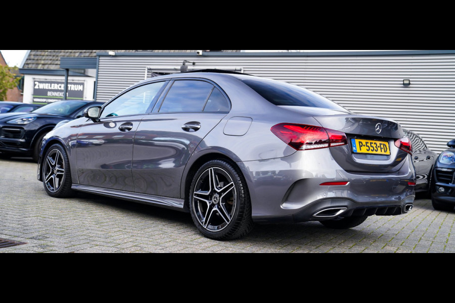 Mercedes-Benz A-Klasse 180 Premium Plus | Stoelverwarming | Panorama dak | Achteruitrijcamera | Digitaal dashboard