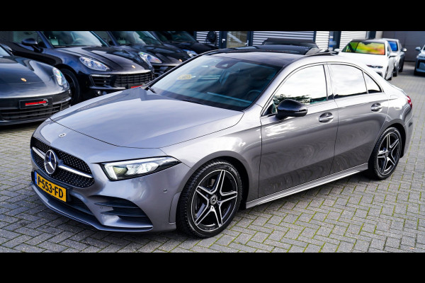 Mercedes-Benz A-Klasse 180 Premium Plus | Stoelverwarming | Panorama dak | Achteruitrijcamera | Digitaal dashboard