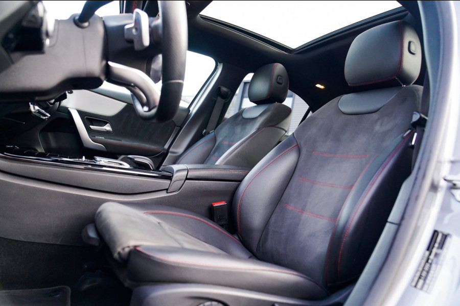 Mercedes-Benz A-Klasse 180 Premium Plus | Stoelverwarming | Panorama dak | Achteruitrijcamera | Digitaal dashboard