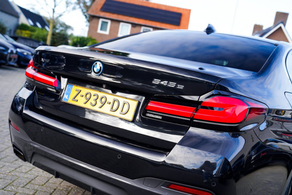 BMW 5 Serie 545e xDrive High Executive | Harman/Kardon | Laser LED | HuD | Facelift | Softclose | Panorama | Alcantara | Massage