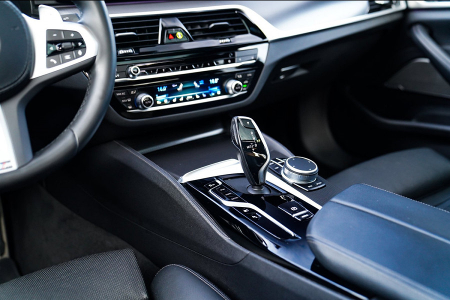 BMW 5 Serie 545e xDrive High Executive | Harman/Kardon | Laser LED | HuD | Facelift | Softclose | Panorama | Alcantara | Massage
