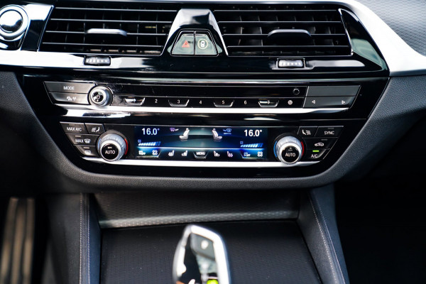 BMW 5 Serie 545e xDrive High Executive | Harman/Kardon | Laser LED | HuD | Facelift | Softclose | Panorama | Alcantara | Massage