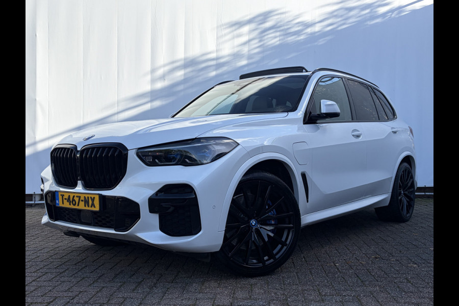 BMW X5 xDrive45e High Executive M-Sport 4WS Pano 22Inch HUD Elek.Trekhaak 98% SOH VOL!
