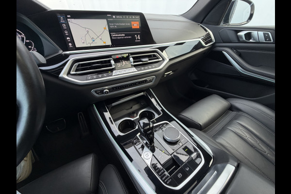 BMW X5 xDrive45e High Executive M-Sport 4WS Pano 22Inch HUD Elek.Trekhaak 98% SOH VOL!