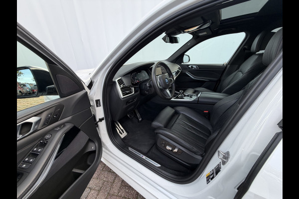 BMW X5 xDrive45e High Executive M-Sport 4WS Pano 22Inch HUD Elek.Trekhaak 98% SOH VOL!
