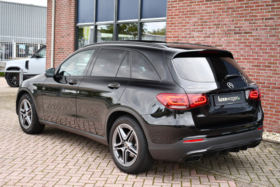 Mercedes-Benz GLC 300e 4M AMG Pano Luchtv Distr HUD Massage-ventilatie Memory 360 Night