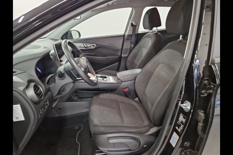 Hyundai Kona EV Comfort 64 kWh SOH 95% | Automaat | Achteruitrijcamera | parkeersensoren voor- en achter |