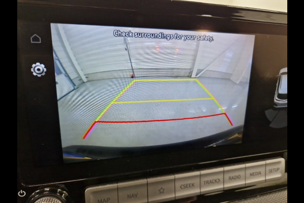 Hyundai Kona EV Comfort 64 kWh SOH 95% | Automaat | Achteruitrijcamera | parkeersensoren voor- en achter |
