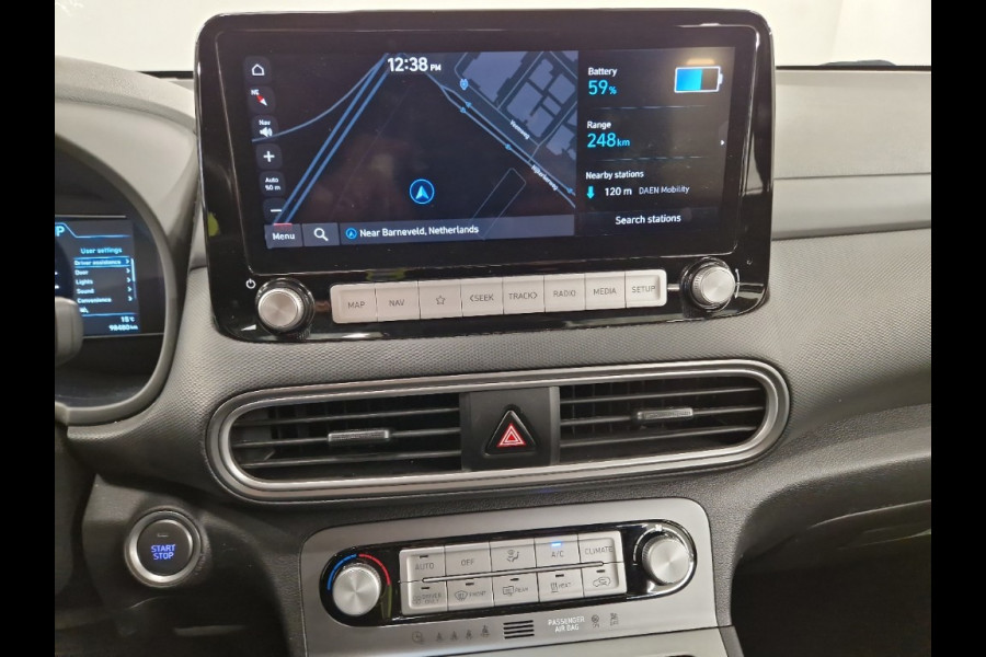 Hyundai Kona EV Comfort 64 kWh SOH 95% | Automaat | Achteruitrijcamera | parkeersensoren voor- en achter |