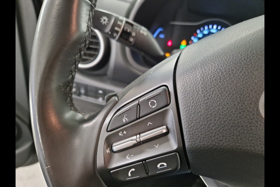 Hyundai Kona EV Comfort 64 kWh SOH 95% | Automaat | Achteruitrijcamera | parkeersensoren voor- en achter |
