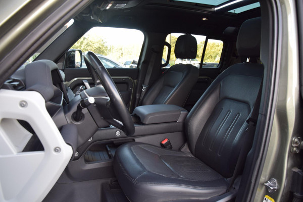 Land Rover Defender 110 2.0 P400e 110 X-Dynamic SE