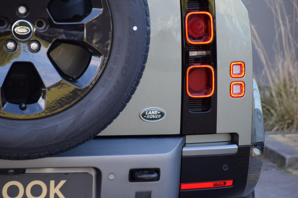 Land Rover Defender 110 2.0 P400e 110 X-Dynamic SE