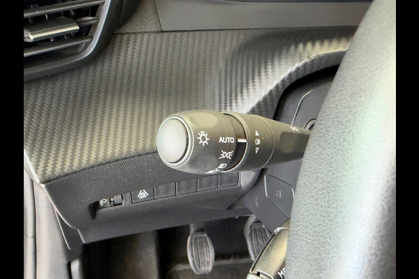 Peugeot 208 1.2 PureTech Allure Pack LED CLIMATE CRUISE CONTROL PDC CARPLAY LANE ASSIST