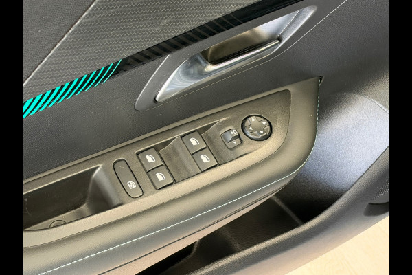 Peugeot 208 1.2 PureTech Allure Pack LED CLIMATE CRUISE CONTROL PDC CARPLAY LANE ASSIST